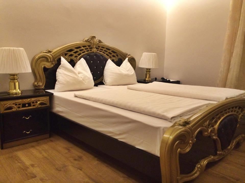 Stadthotel Restaurant Auerhahn Vocklabruck Phòng bức ảnh