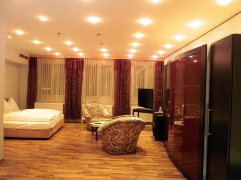 Stadthotel Restaurant Auerhahn Vocklabruck Ngoại thất bức ảnh