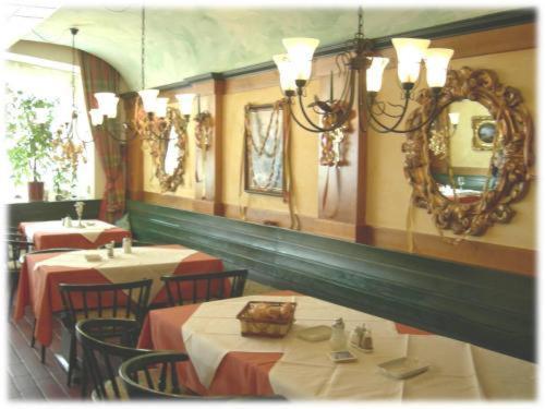 Stadthotel Restaurant Auerhahn Vocklabruck Ngoại thất bức ảnh