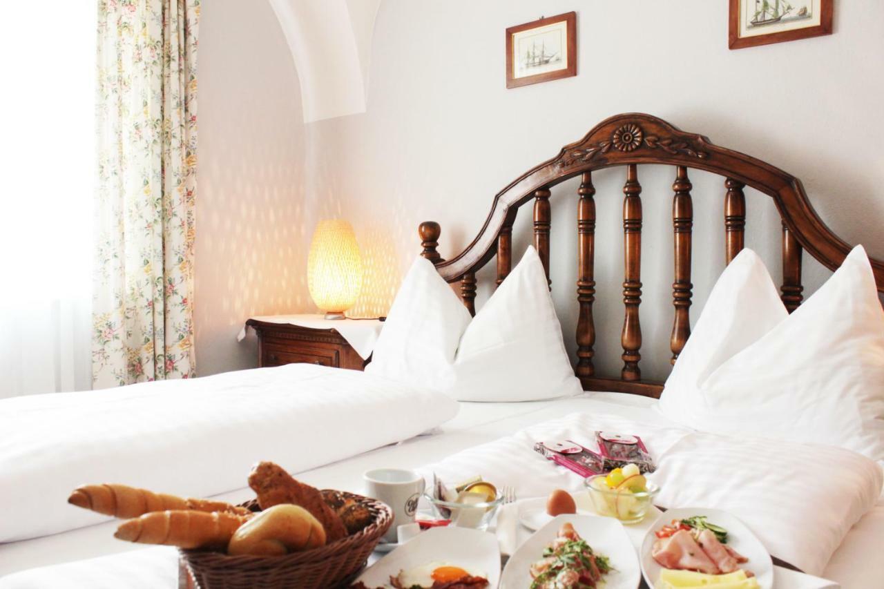Stadthotel Restaurant Auerhahn Vocklabruck Ngoại thất bức ảnh