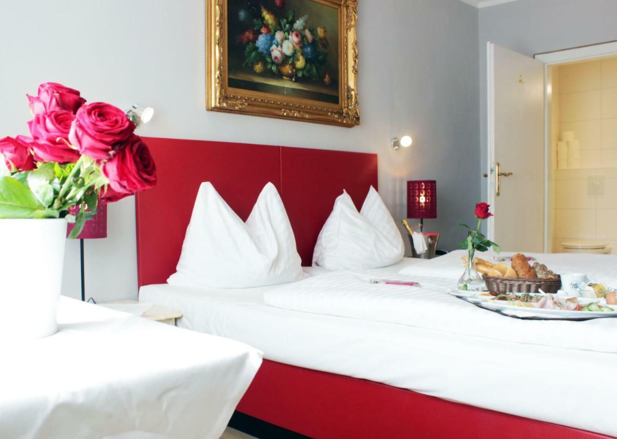 Stadthotel Restaurant Auerhahn Vocklabruck Ngoại thất bức ảnh