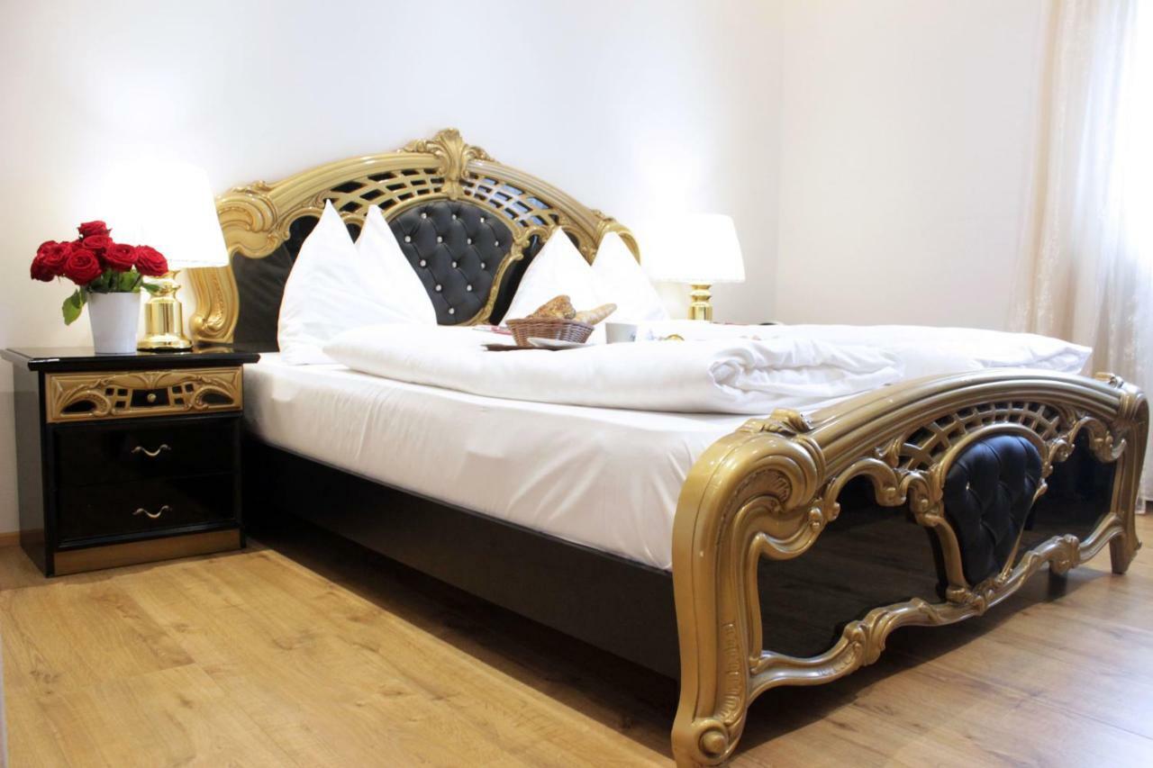Stadthotel Restaurant Auerhahn Vocklabruck Ngoại thất bức ảnh