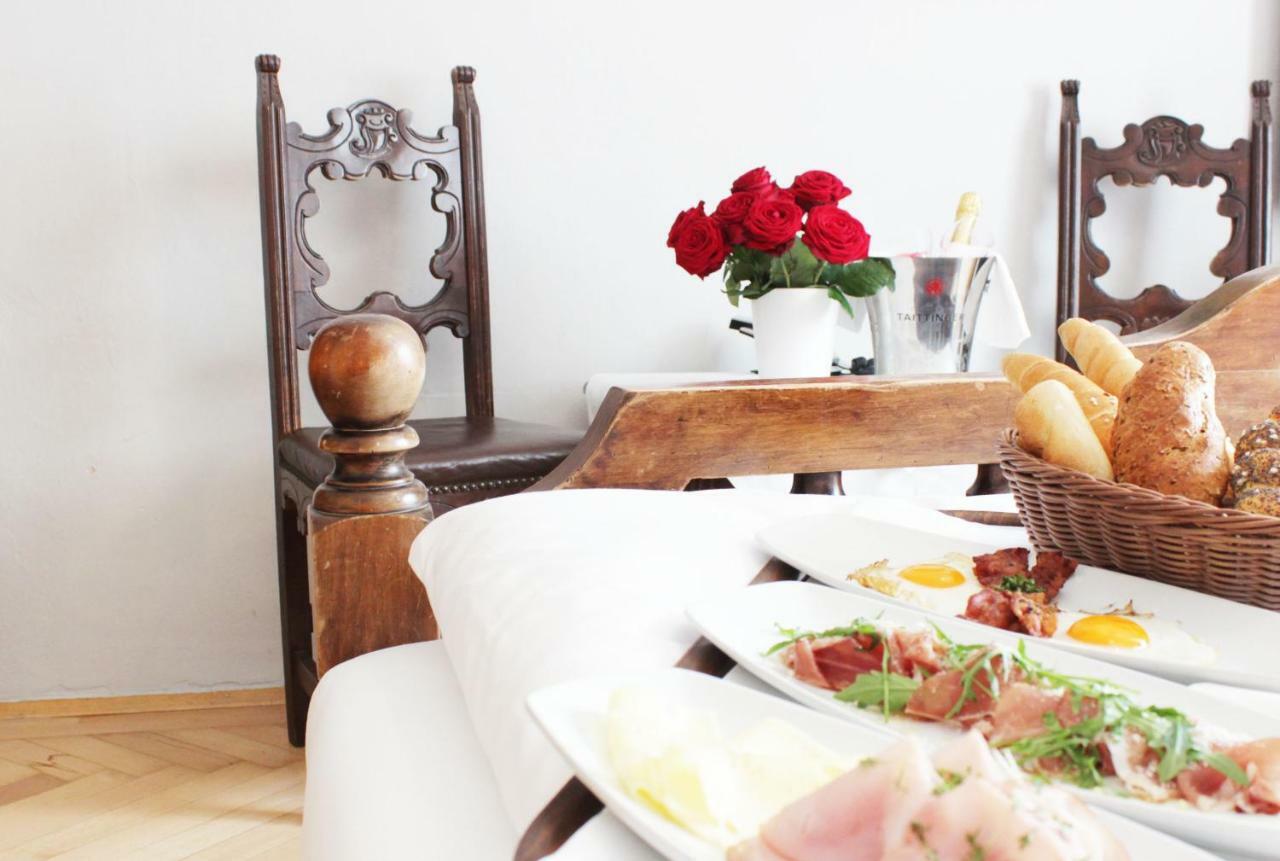 Stadthotel Restaurant Auerhahn Vocklabruck Ngoại thất bức ảnh